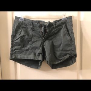 Universal Thread size 10/30 cargo shorts